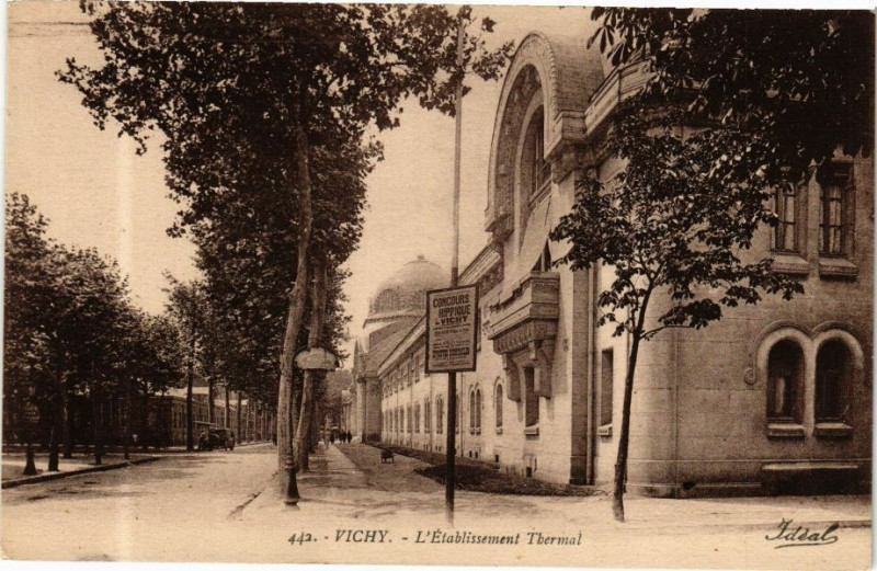 Carte postale ancienne Vichy L'Etablissement Thermal à Vichy