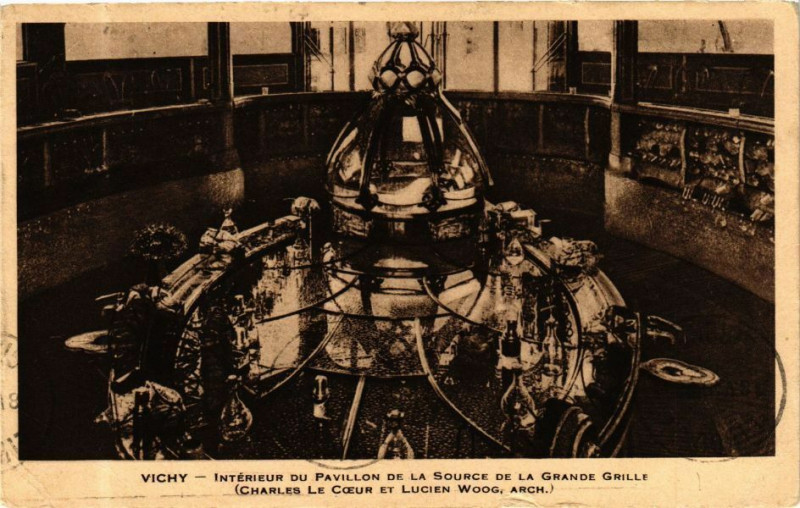 Carte postale ancienne Vichy Intérieur du Pavillon de la Source de la Grande Grille à Vichy