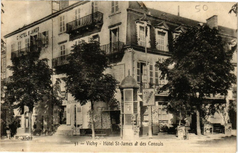 Carte postale ancienne Vichy Hotel St-James des Consuls à Vichy