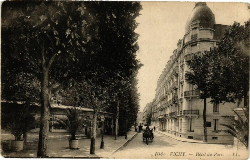 Carte postale ancienne Vichy Hotel du Parc à Vichy