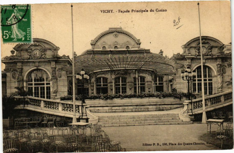 Carte postale ancienne Vichy Facade Principale du Casino à Vichy