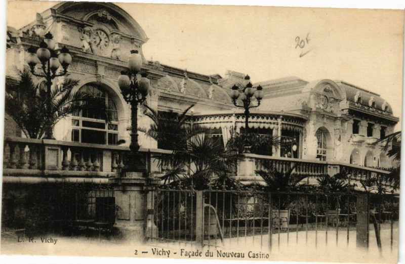 Carte postale ancienne Vichy Facade du Nouveau Casino à Vichy