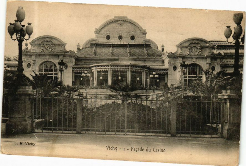 Carte postale ancienne Vichy Facade du Casino à Vichy