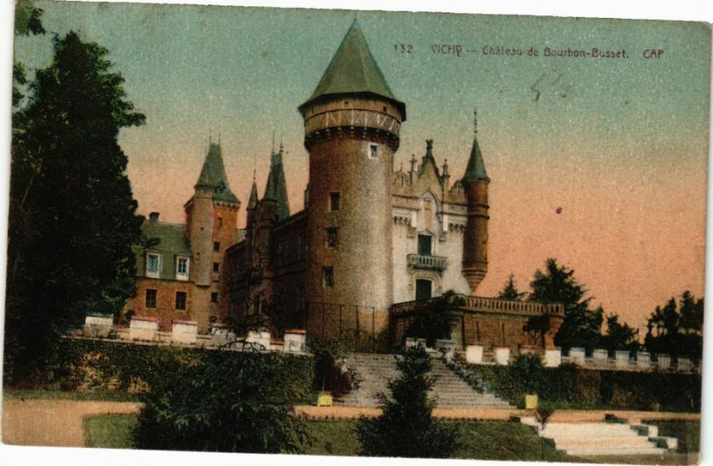 Carte postale ancienne Vichy Chateau de Bourbon-Busset à Vichy