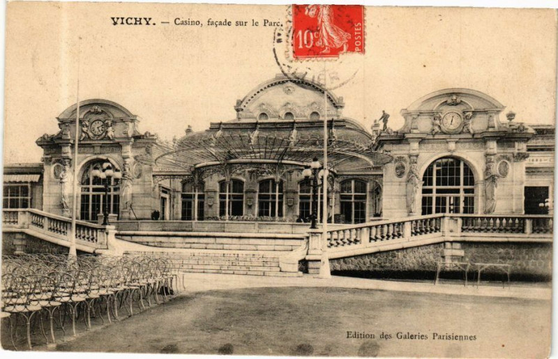 Carte postale ancienne Vichy Casino facade sur le Parc à Vichy
