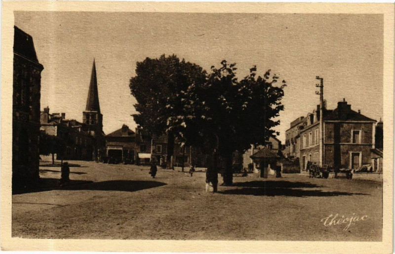 Carte postale ancienne Vallon en Sully-La Place à Vallon-en-Sully
