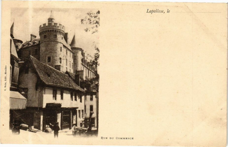 Carte postale ancienne Lapalisse - Rue du Commerce à Lapalisse