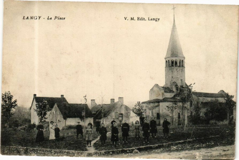 Carte postale ancienne Langy-La Place à Langy