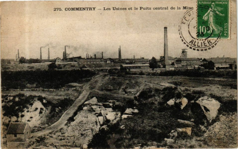 Carte postale ancienne Commentry Les Usines et le Puits central de la Mine à Commentry