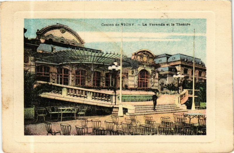 Carte postale ancienne Casino de Vichy La Veranda et le Théatre à Vichy