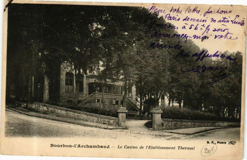 Carte postale ancienne Bourbon-l'Archambault-Le Casino de l'Etablissement Thermal à Bourbon-l'Archambault