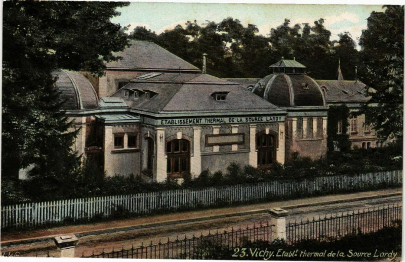 Carte postale ancienne Ed. Aqua 23 Vichy Etabl. Thermal de la Source Lardy à Vichy