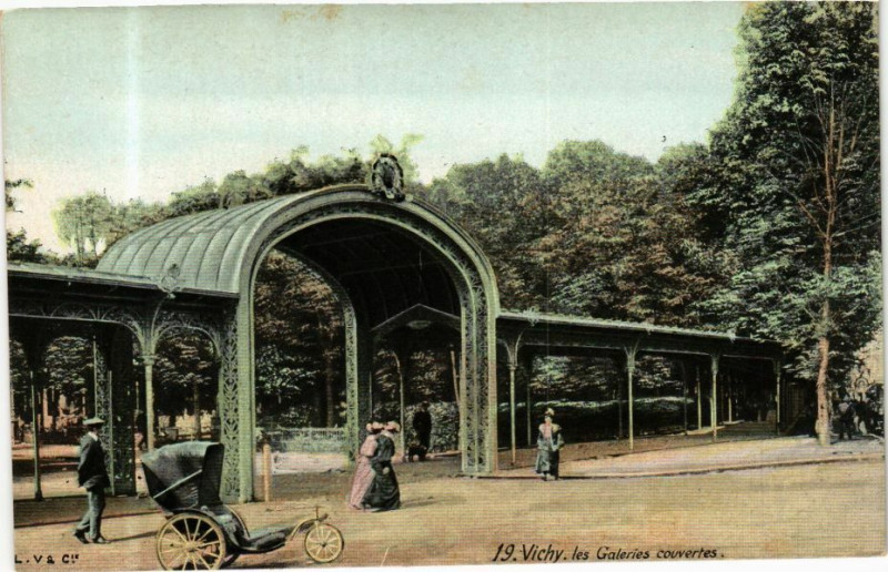 Carte postale ancienne Ed. Aqua 19 Vichy Les Galeries couvertes à Vichy