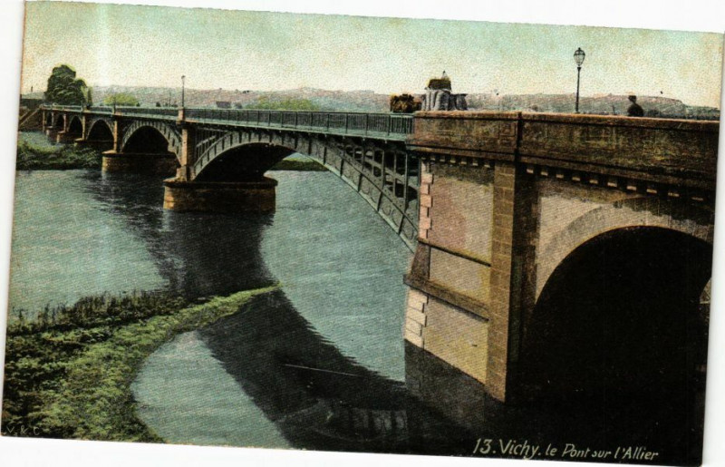 Carte postale ancienne Ed. Aqua 13 Vichy Le Pont sur l'Allier à Vichy