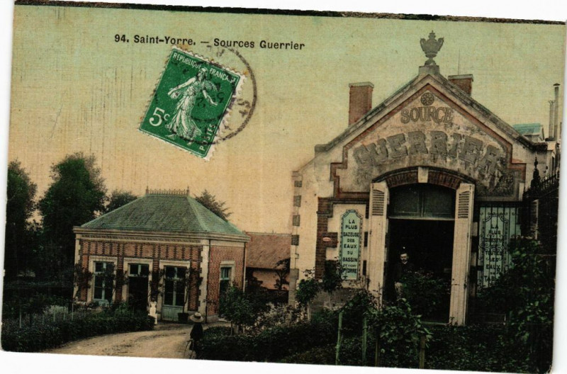 Carte postale ancienne Saint-Yorre - Sources Guerrier à Saint-Yorre