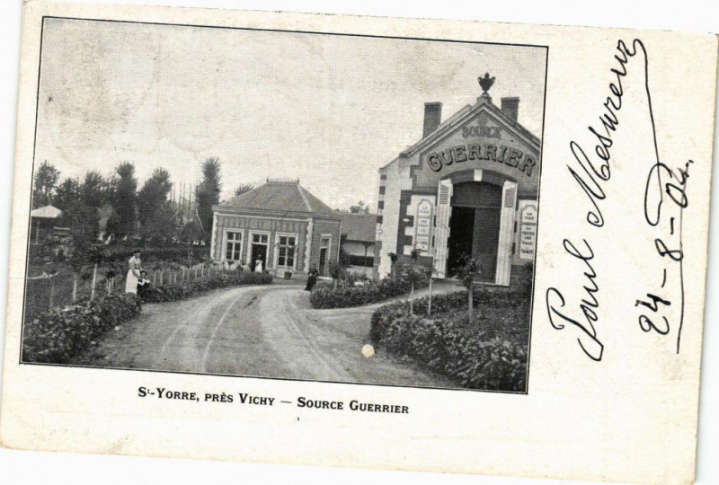 Carte postale ancienne St-Yorre prés Vichy Source Guerrier à Vichy
