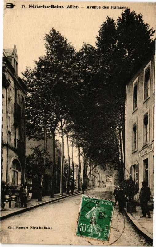 Carte postale ancienne Neris-les-Bains - Allier-Avenue des Platanes à Néris-les-Bains