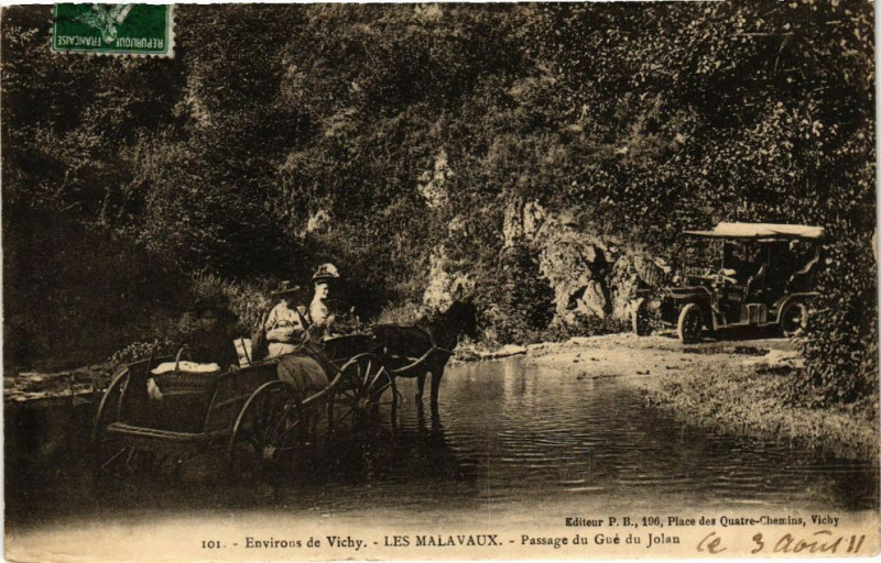 Carte postale ancienne Environs de Vichy Les Malavaux-Passage du Gué du Jolan à Vichy