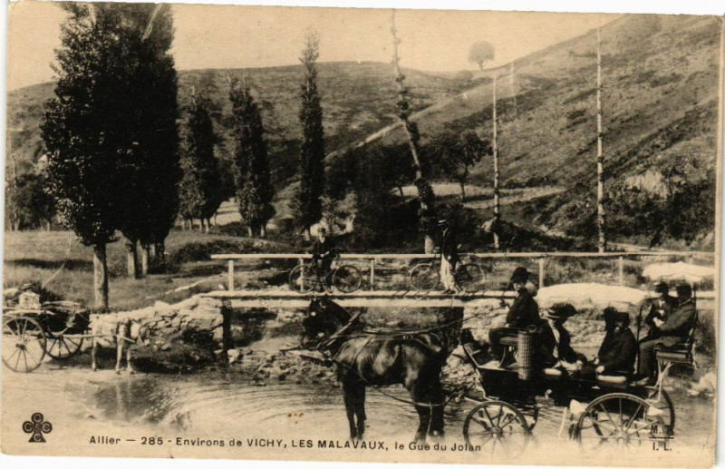 Carte postale ancienne Environs de Vichy Les Malavaux-Le Gué du Jolan à Vichy