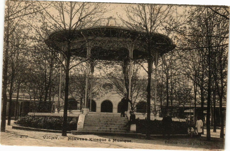 Carte postale ancienne Vichy - Nouveau Kiosque a Musique à Vichy