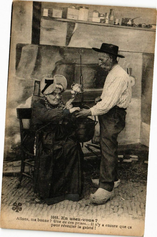 Carte postale ancienne En usez - Vous ? - Allons ma bonne? Une de ces prises ...