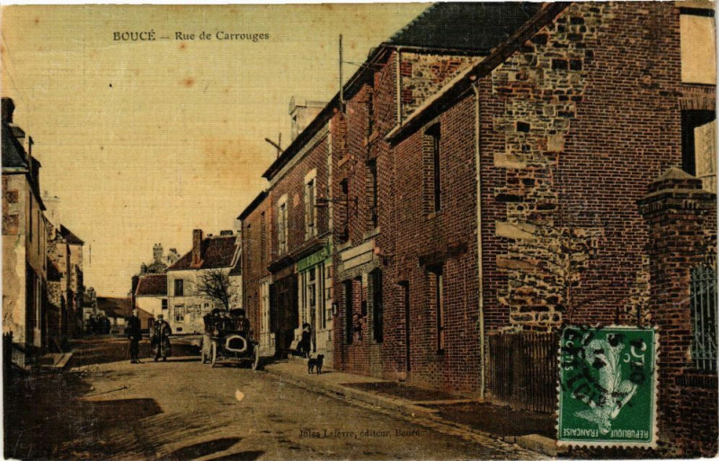 Carte postale ancienne Bouce - Rue de Carrouges à Boucé
