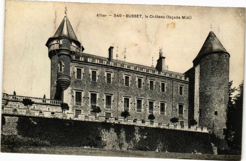 Carte postale ancienne Allier - Busset le Chateau (facade Midi) à Busset