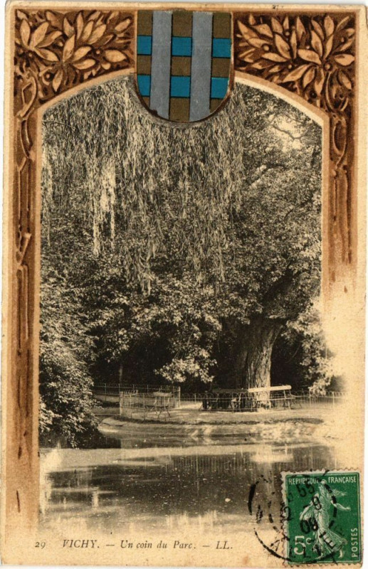Carte postale ancienne Vichy - Un coin du Parc à Vichy