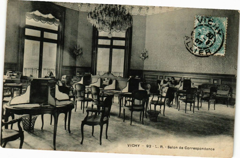 Carte postale ancienne Vichy - Salon de Correspondance à Vichy
