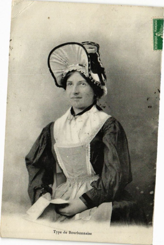 Carte postale ancienne Type du Bourbonnaise
