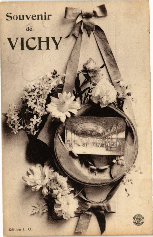 Carte postale ancienne Souvenir de Vichy à Vichy