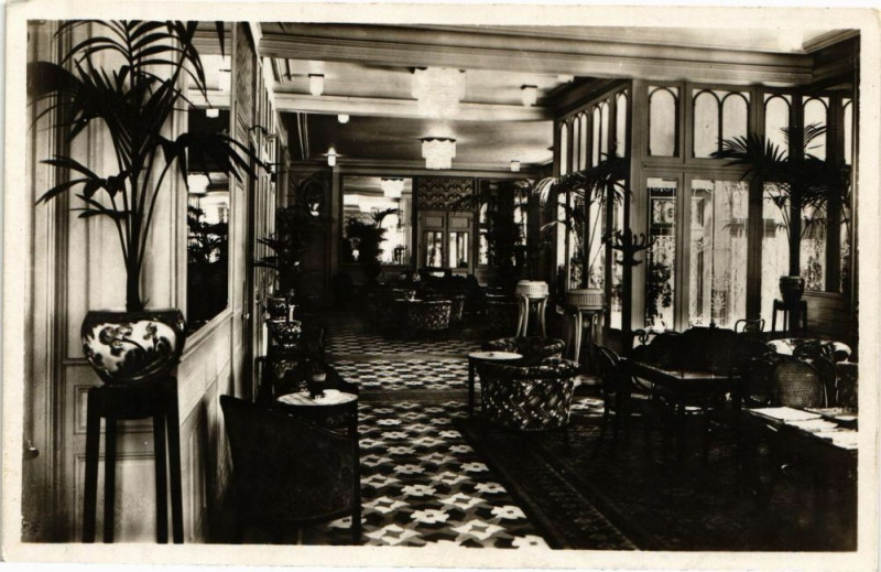 Carte postale ancienne Hotel du Helder et Belgique - Vichy - La Hall à Vichy