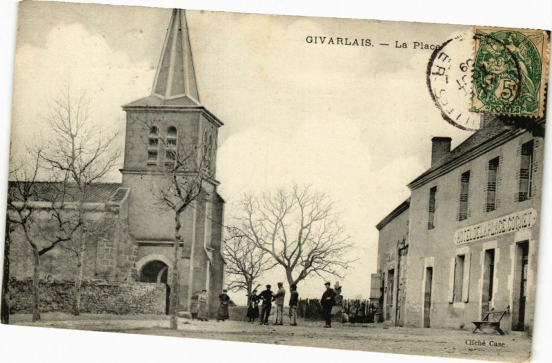 Carte postale ancienne Givarlais - La Place