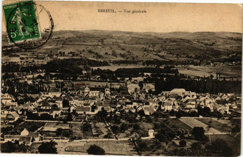 Carte postale ancienne Ebreuil - Vue générale à Ébreuil
