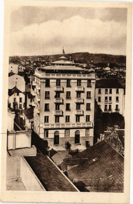 Carte postale ancienne Maison du Missonnairre Avenue Thermale et rue Mounin - Vichy à Vichy
