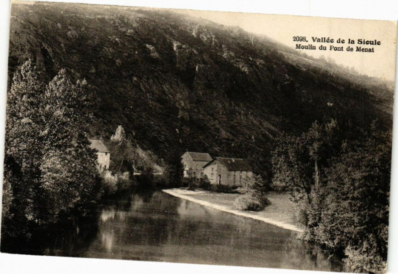 Carte postale ancienne Vallée de la Sioule-Moulin du Pont de Menat