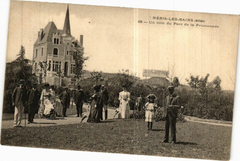 Carte postale ancienne Neris-les-Bains - Un coin du Parc de la Promenade à Néris-les-Bains