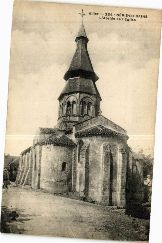 Carte postale ancienne Neris-les-Bains - L'Abside de l'Eglise à Néris-les-Bains