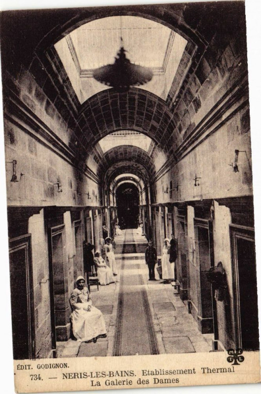 Carte postale ancienne Neris-les-Bains - Etablissement Thermal La Galerie des Dames à Néris-les-Bains