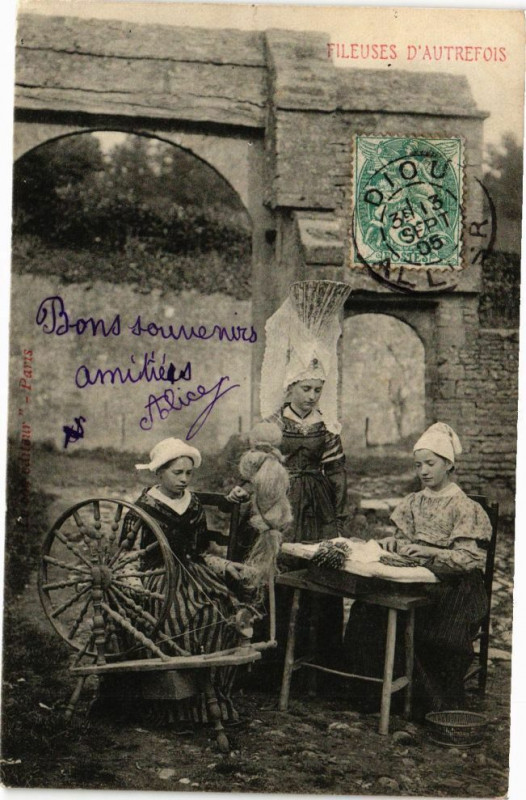 Carte postale ancienne Fileuses d'Autrefois