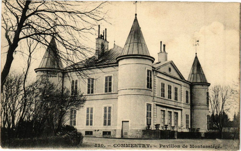 Carte postale ancienne Commentry Pavillon de Montassiégé à Commentry