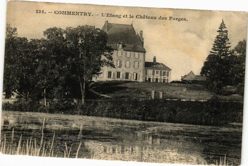 Carte postale ancienne Commentry L'Etang et le Chateau des Forges à Commentry