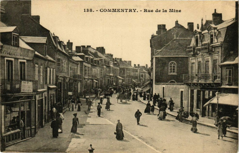 Carte postale ancienne Commentry Rue de la Mine à Commentry