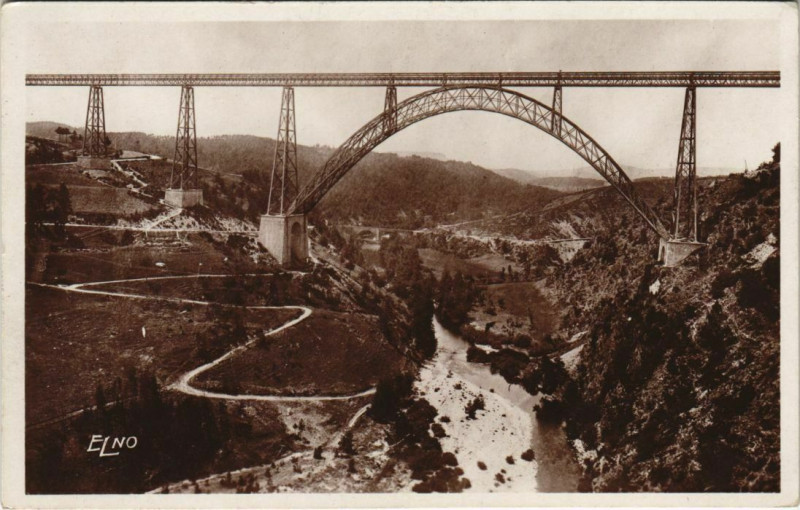 Carte postale ancienne Viaduc de Garabit pres Saint-Flour France à Saint-Flour