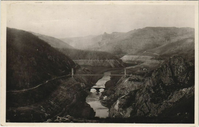 Carte postale ancienne Barrage de Sarrans a sec France