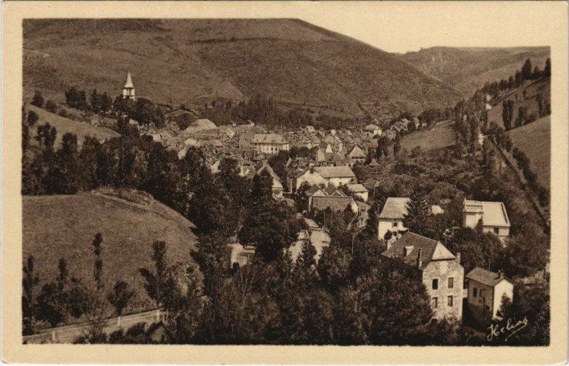 Carte postale ancienne Chaudesaigues Station estivale et thermale France