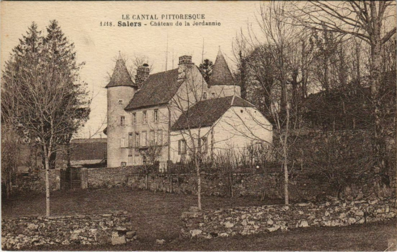 Carte postale ancienne Salers Chateau de la Jordannie France à Salers