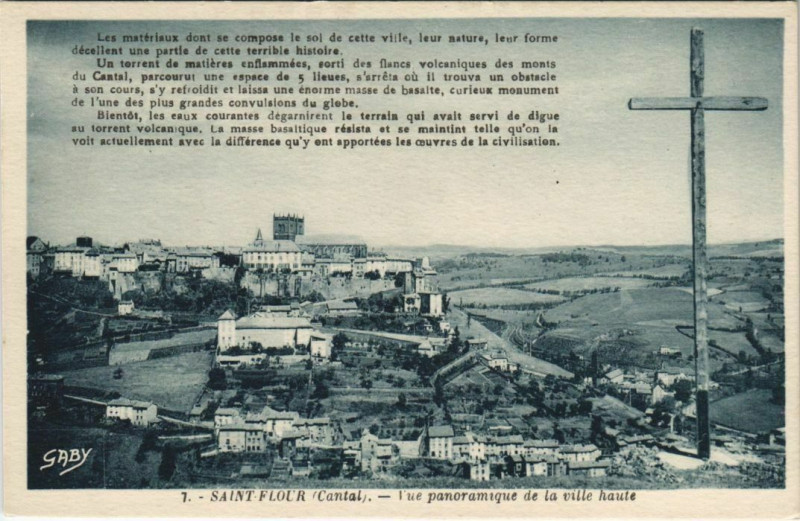 Carte postale ancienne Saint-Flour Vue panoramique de la ville haute France à Saint-Flour