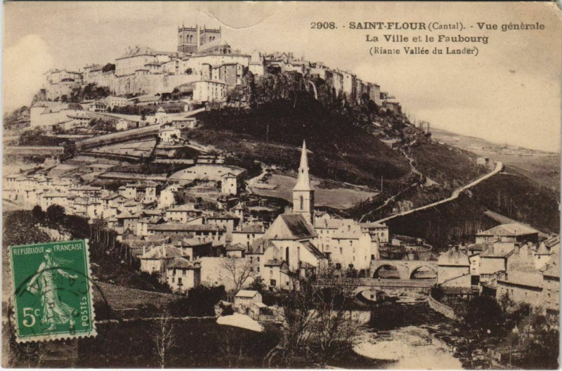 Carte postale ancienne Saint-Flour Vue Generale France à Saint-Flour