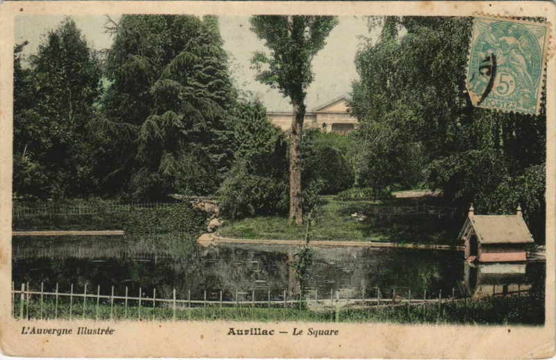 Carte postale ancienne Aurillac Le Square France à Aurillac